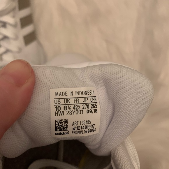 Adidas - Picture 3 of 4